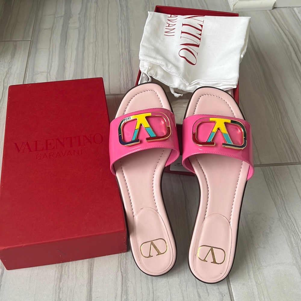 Valentino Garavani V logo sandals